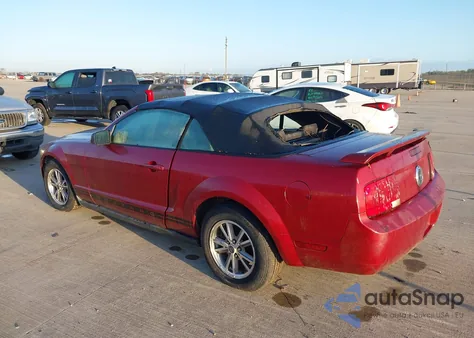 2005 Ford Mustang z USA, uszkodzony, nr VIN 1ZVHT84N955220145